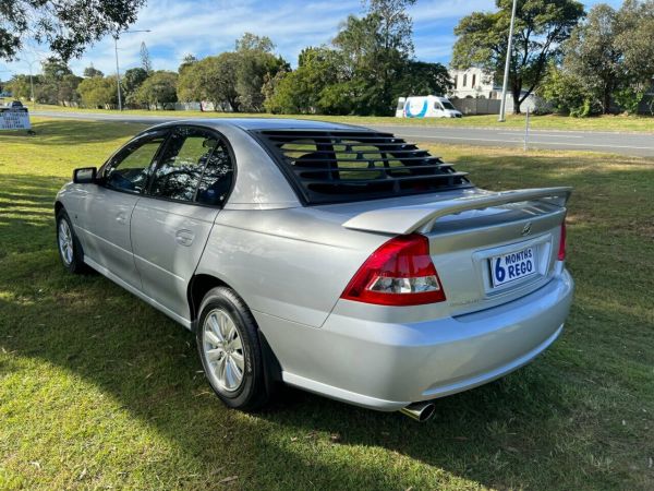 2005 Holden Commodore Sedan Executive VZ image