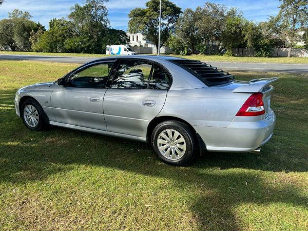 2005 Holden Commodore Sedan Executive VZ image
