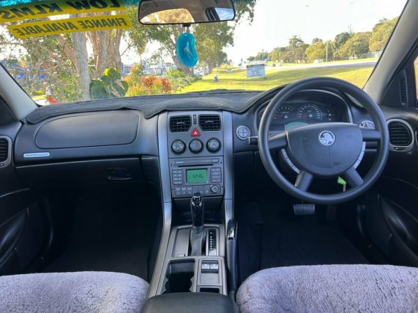 2005 Holden Commodore Sedan Executive VZ image