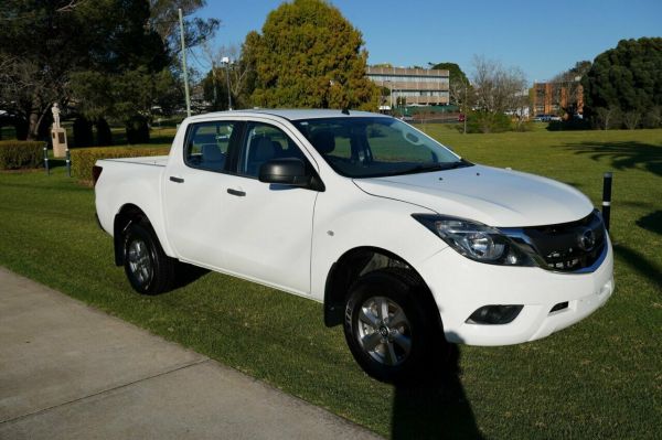 2017 Mazda BT-50 MY16 XT Hi-Rider (4x2) White 6 Speed Manual Dual Cab Utility image