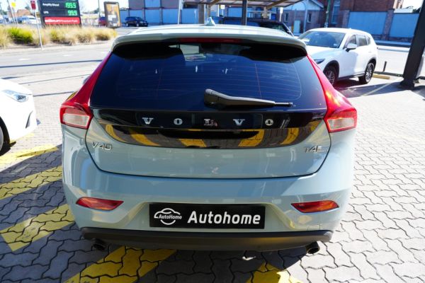 2017 Volvo V40 Hatchback T4 Inscription M Series MY18 image