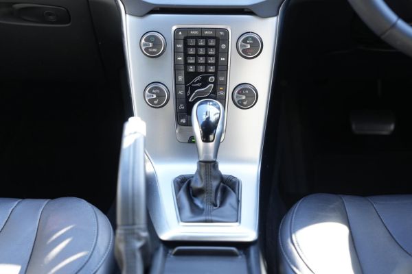 2017 Volvo V40 Hatchback T4 Inscription M Series MY18 image