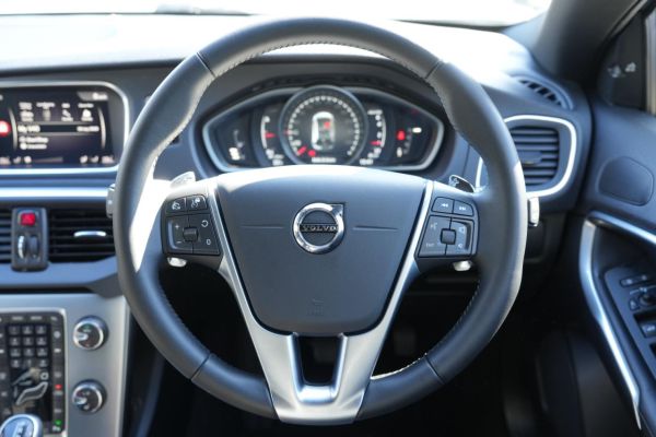 2017 Volvo V40 Hatchback T4 Inscription M Series MY18 image