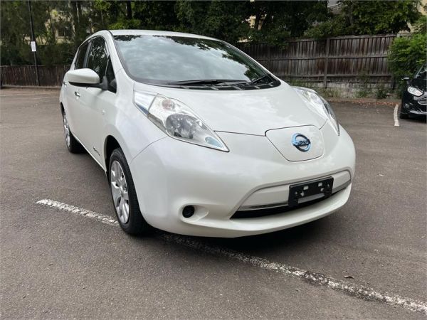 2016 Nissan Leaf Hatchback 30S AZE0 image