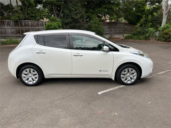 2016 Nissan Leaf Hatchback 30S AZE0 image