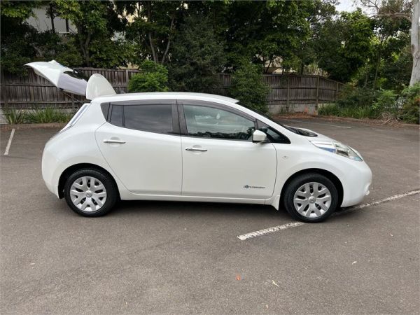 2016 Nissan Leaf Hatchback 30S AZE0 image