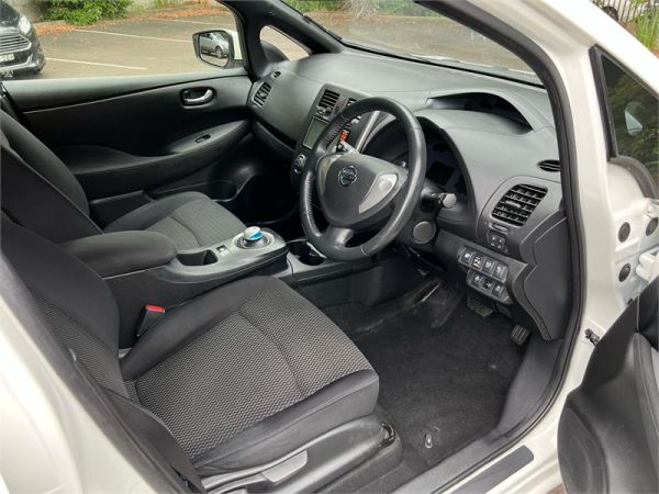 2016 Nissan Leaf Hatchback 30S AZE0 image