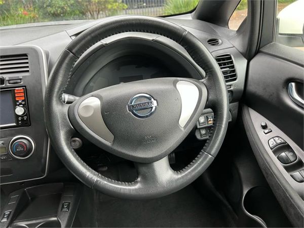 2016 Nissan Leaf Hatchback 30S AZE0 image