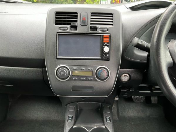 2016 Nissan Leaf Hatchback 30S AZE0 image