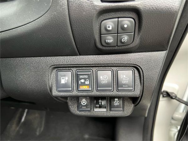 2016 Nissan Leaf Hatchback 30S AZE0 image