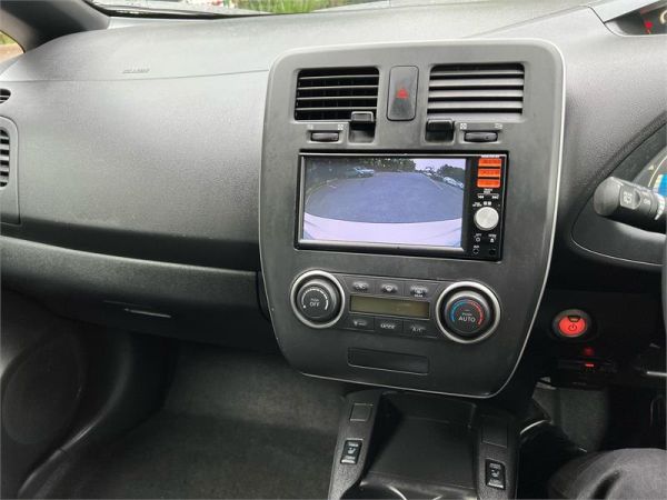 2016 Nissan Leaf Hatchback 30S AZE0 image