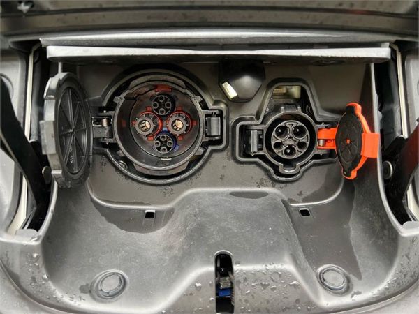 2016 Nissan Leaf Hatchback 30S AZE0 image