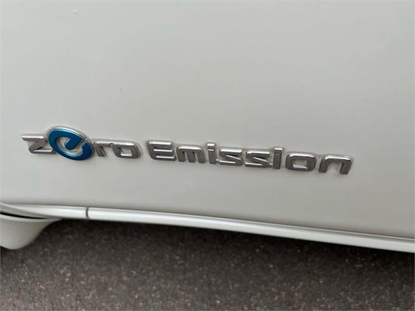 2016 Nissan Leaf Hatchback 30S AZE0 image