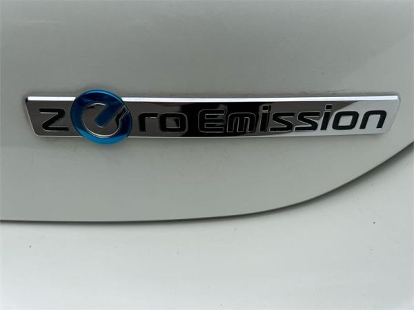 2016 Nissan Leaf Hatchback 30S AZE0 image