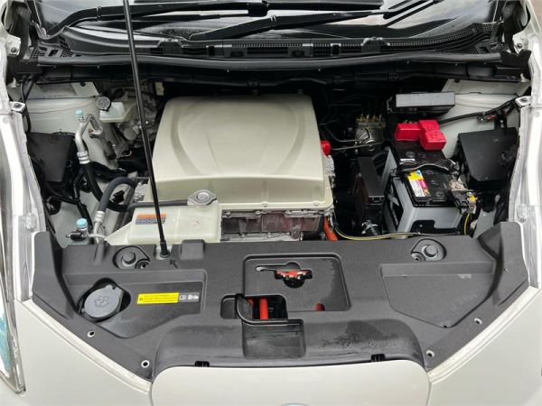 2016 Nissan Leaf Hatchback 30S AZE0 image