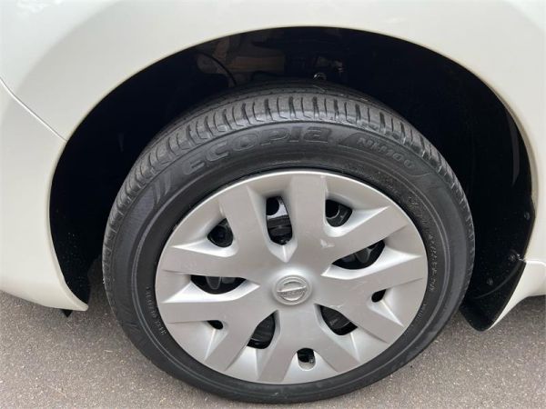 2016 Nissan Leaf Hatchback 30S AZE0 image
