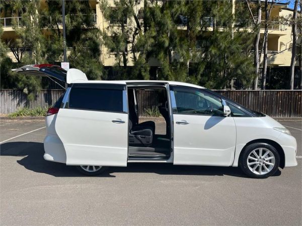 2011 Toyota Estima STATION WAGON AERAS ACR50 image