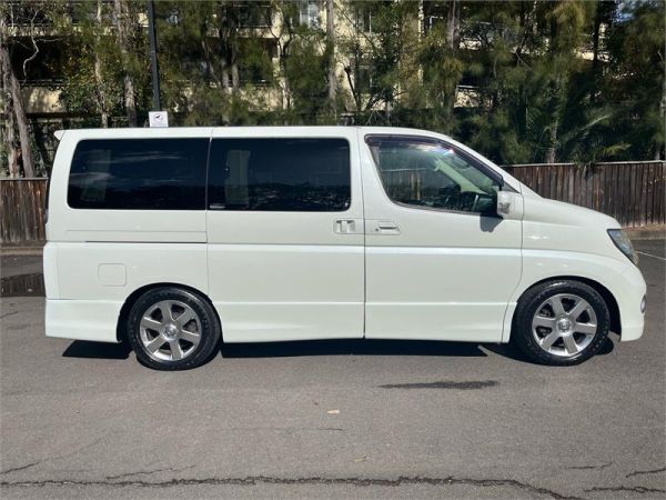 2009 Nissan Elgrand Wagon Highway Star E51 image