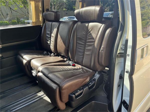 2009 Nissan Elgrand Wagon Highway Star E51 image