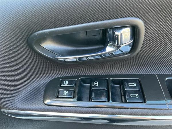 2009 Nissan Elgrand Wagon Highway Star E51 image