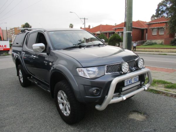 MITSUBISHI TRITON GLX-R 4WD DUALCAB 2010 image
