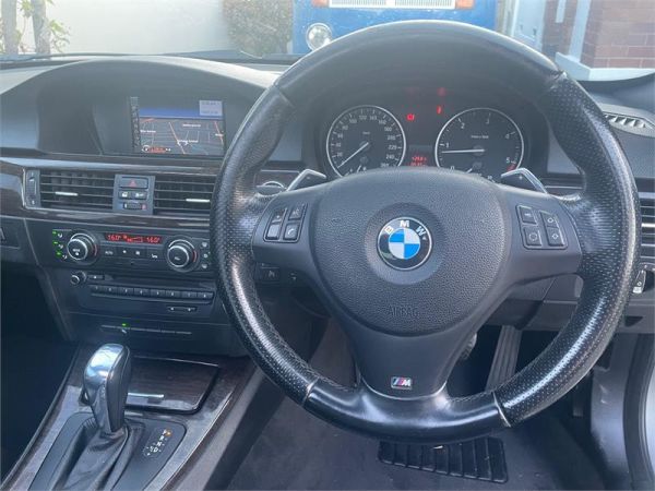 2011 Bmw 3 2D COUPE 20d E92 MY11 image