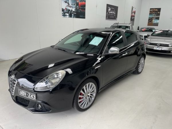 2014 Alfa Romeo Giulietta Hatchback image