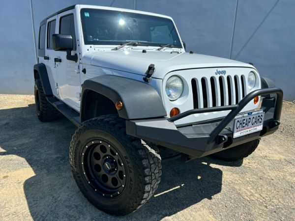 2012 Jeep Wrangler Unlimited JK MY13 Renegade Sport (4x4) White 6 Speed Manual Hardtop image