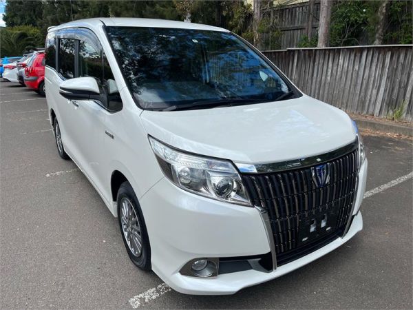 2015 Toyota Esquire STATION WAGON HYBRID GI ZWR80 image