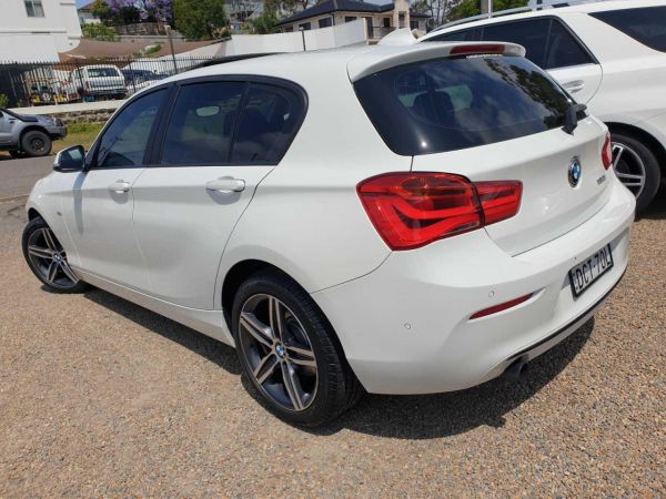 2015 Bmw 1 5D HATCHBACK 20i SPORT LINE F20 LCI image