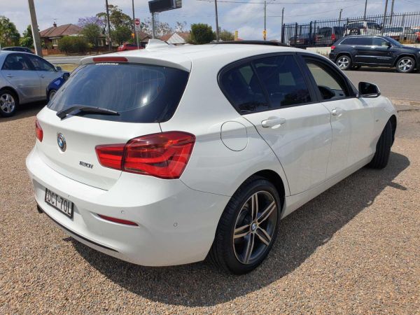 2015 Bmw 1 5D HATCHBACK 20i SPORT LINE F20 LCI image