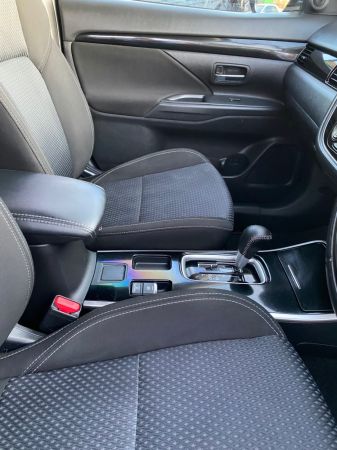 2018 Mitsubishi OUTLANDER 7 Seater SUV image