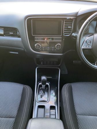 2018 Mitsubishi OUTLANDER 7 Seater SUV image