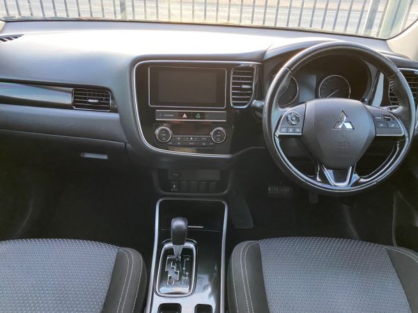 2018 Mitsubishi OUTLANDER 7 Seater SUV image