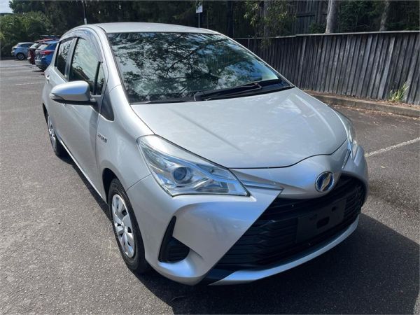 2018 Toyota Vitz Hatchback HYBRID F NHP130 image