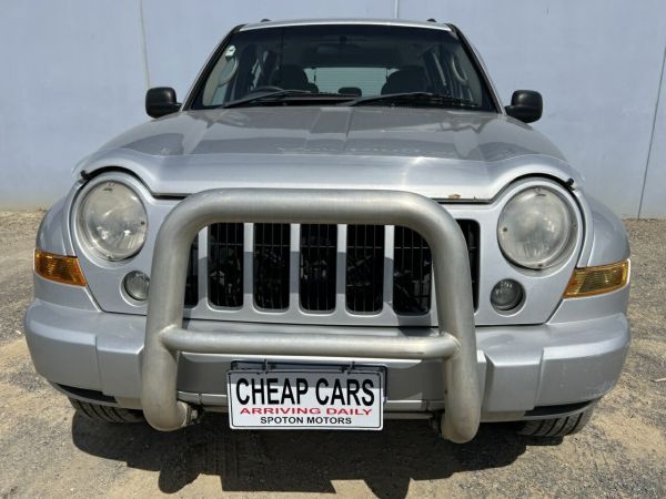 2007 Jeep Cherokee KJ MY05 Upgrade Sport (4x4) Silver 5 Speed Automatic Wagon image