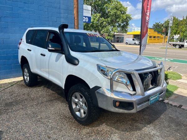 2017 Toyota Land Cruiser Prado GX Wagon image