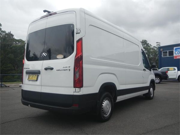 2021 Sv63d Deliver 9 VAN LWB SV63D MID ROOF RWD image