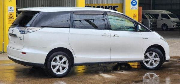 2006 Toyota Estima People Mover Hybrid X 1 image