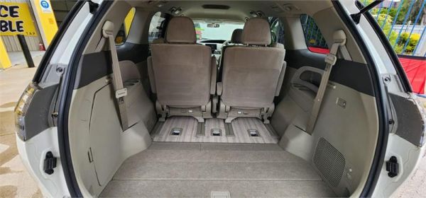 2006 Toyota Estima People Mover Hybrid X 1 image