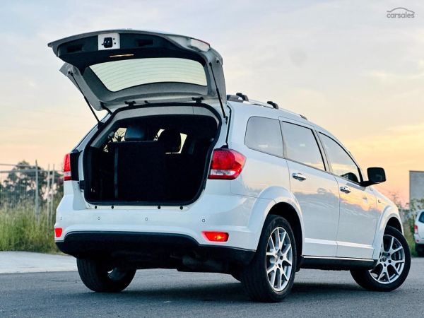 2015 Fiat Freemont Lounge Auto MY15 image