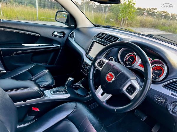 2015 Fiat Freemont Lounge Auto MY15 image