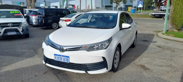 2017 Toyota Corolla Accent Sedan low km image
