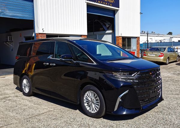 2024 Toyota Alphard People Mover image