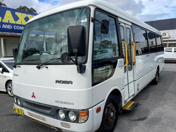 2004 Mitsubishi Fuso Rosa Base BE649JRMBFAD image