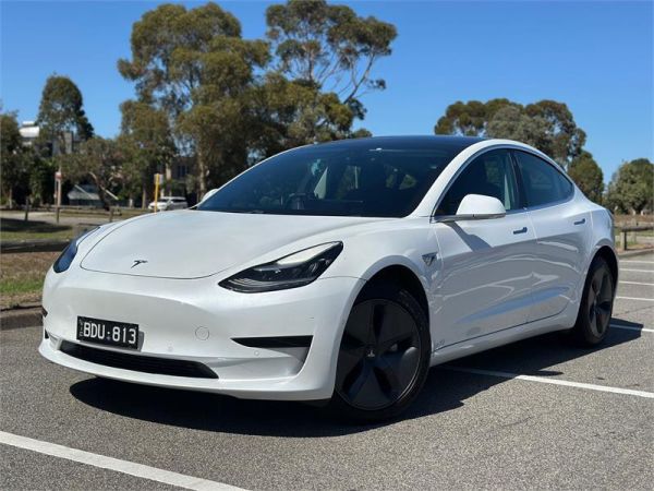 2019 Tesla Model 3 Sedan Standard Range Plus  image