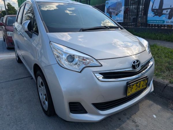 2015 TOYOTA RACTIS image