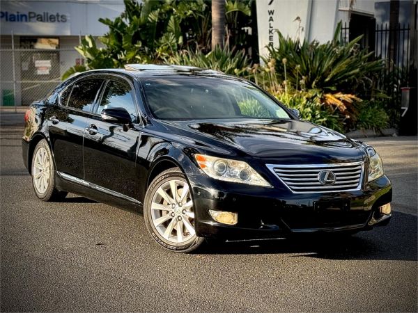 2010 Lexus LS Sedan USF45 AWD image