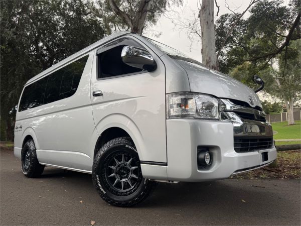2019 TOYOTA HIACE 10 Seater Wagon TRH219R MY19 UPGRADE 2019 GL 4WD Widebody 10 Seater 4WD image