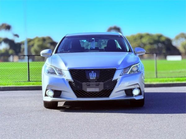 2013 Toyota Crown Sedan image